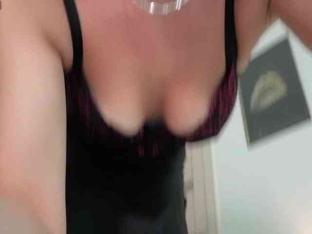 FemdomLadyMaria webcam