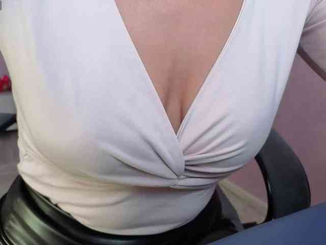 FemdomLadyMaria webcam