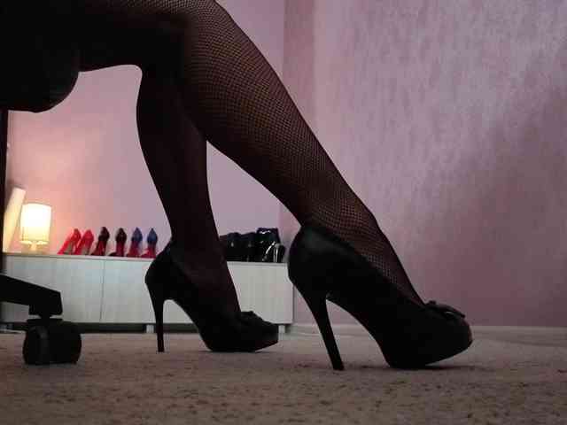 Alenaa Live Webcam on BongaCams