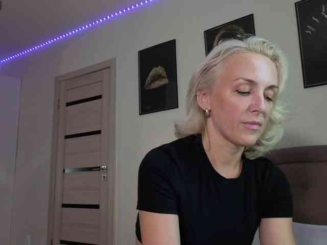 FemdomLadyMaria webcam