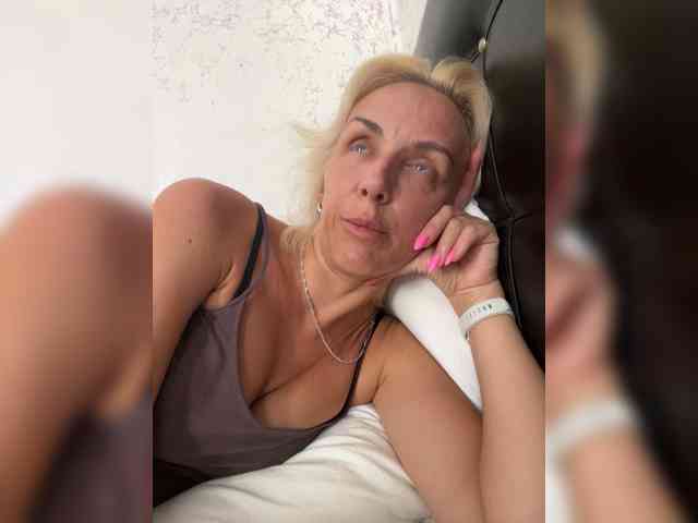 FemdomLadyMaria webcam