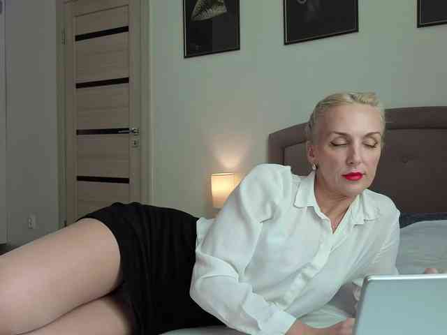 FemdomLadyMaria webcam
