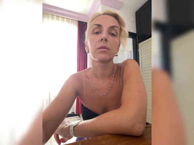FemdomLadyMaria webcam