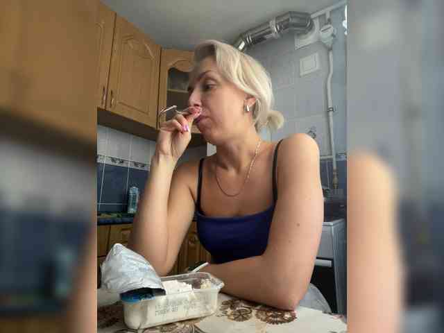FemdomLadyMaria webcam