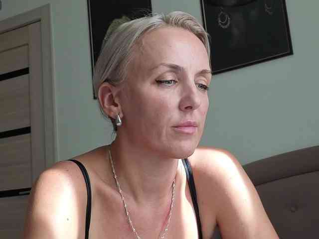 FemdomLadyMaria webcam