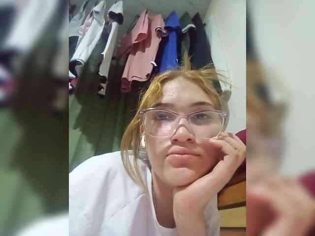 AmbarAnthonellaMarquez webcam