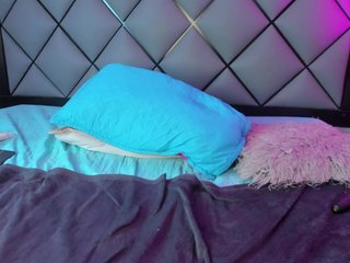 Ella-kelly's Live Webcam