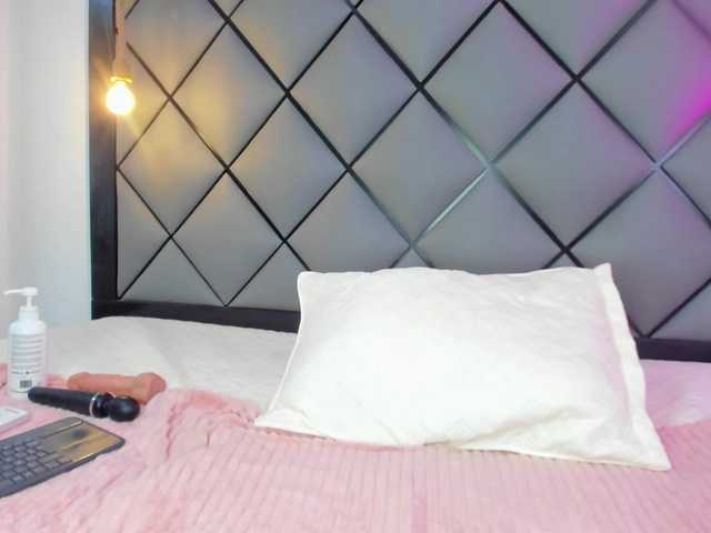 Ella-kelly live webcam show