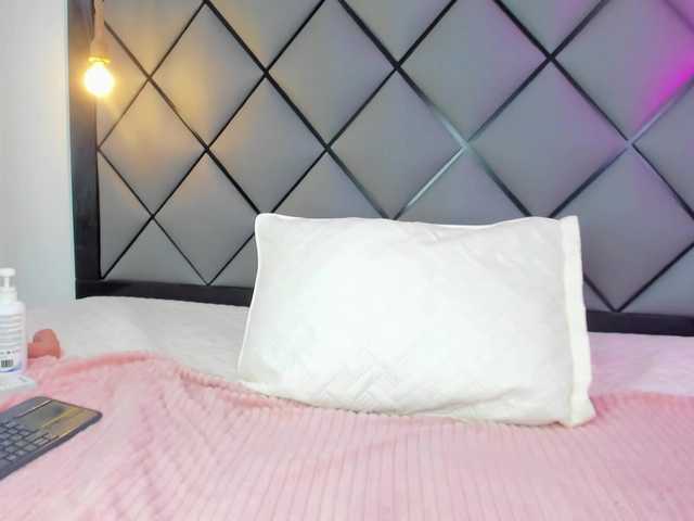 Ella-kelly live cam on BongaCams