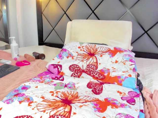 Ella-kelly live cam on BongaCams
