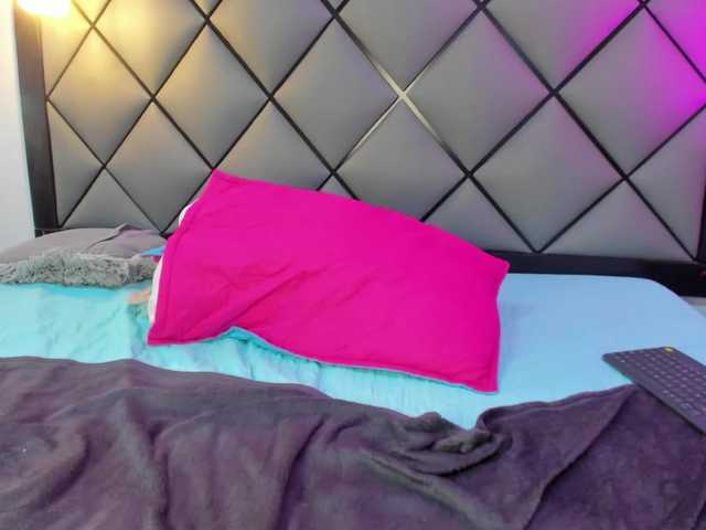 Ella-kelly live cam on BongaCams