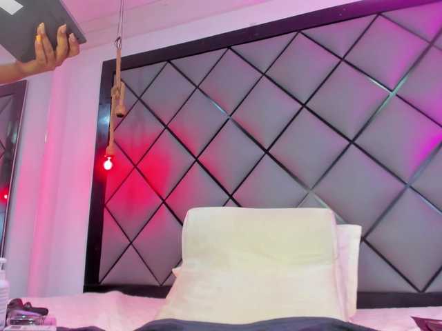 Ella-kelly live cam on BongaCams