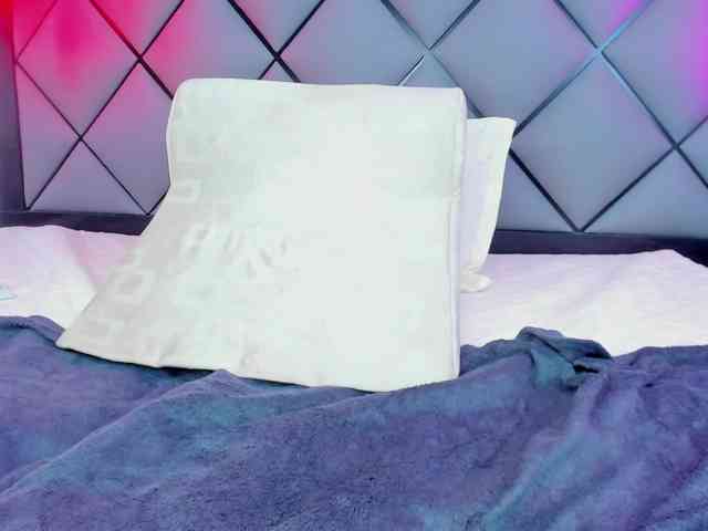 Ella-kelly Live Webcam on BongaCams