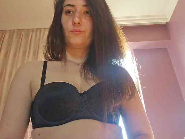 AlejandraDelane webcam