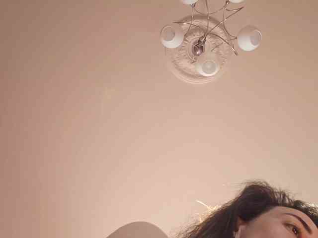 AlejandraDelane webcam