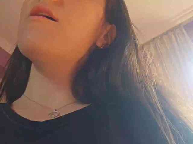 AlejandraDelane webcam