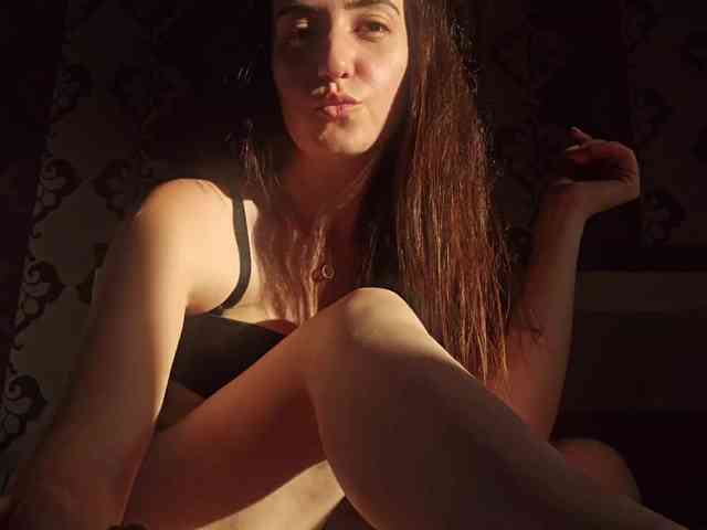 AlejandraDelane webcam