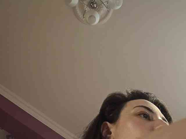 AlejandraDelane webcam