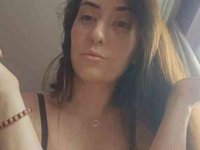 AlejandraDelane webcam