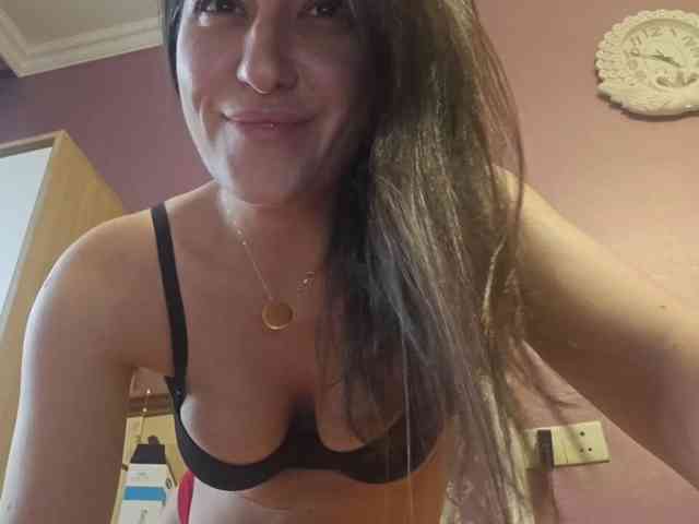 AlejandraDelane AlejandraDelane