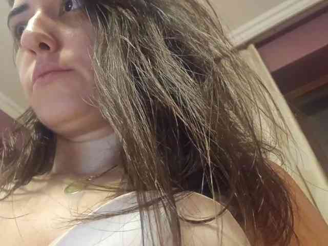 AlejandraDelane webcam