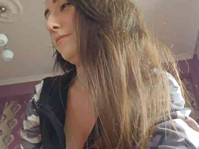 AlejandraDelane webcam