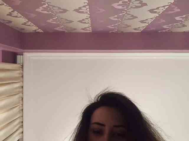 AlejandraDelane webcam