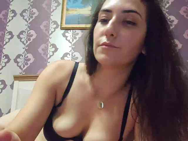 AlejandraDelane webcam