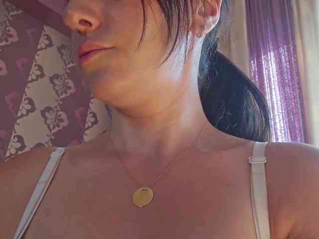 AlejandraDelane webcam