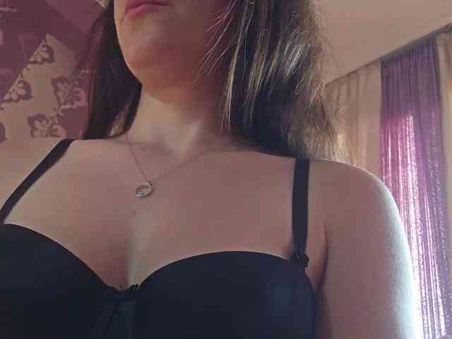 AlejandraDelane webcam
