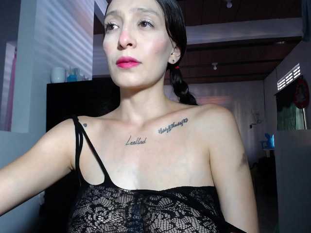 bulmaamilk live cam on BongaCams