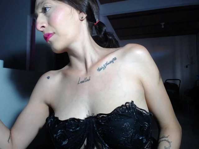 bulmaamilk live cam on BongaCams