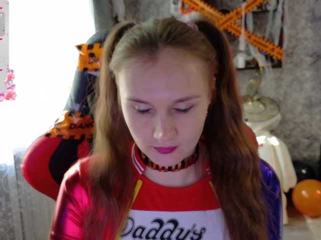 le modèle MedSEXtri4ka est en webcam porno dans un show sur le site bongacams, il possède les tags suivants: White/Caucasian,Brunette,Shaved