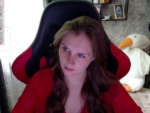 le modèle MedSEXtri4ka est en webcam porno dans un show sur le site bongacams, il possède les tags suivants: White/Caucasian,Brunette,Shaved