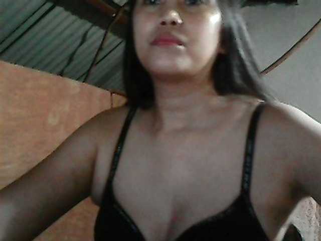 Aliceyu live cam on BongaCams