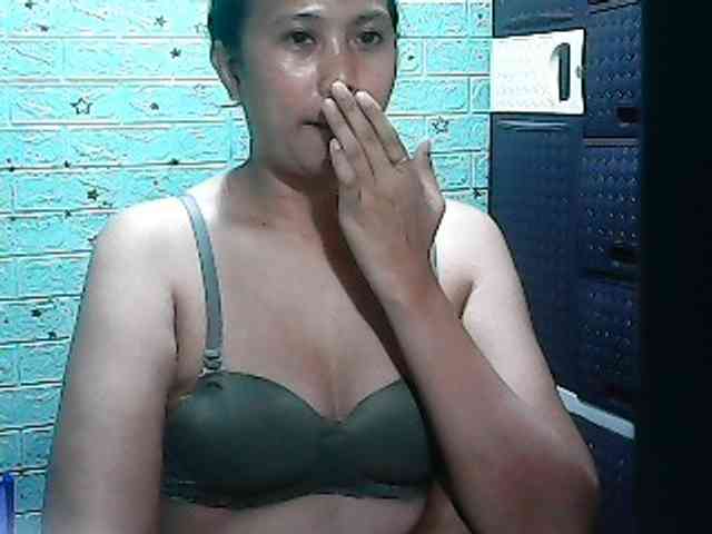 Alicepussylicious webcam