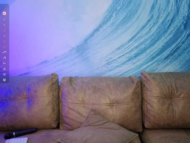 LethalKis live cam preview