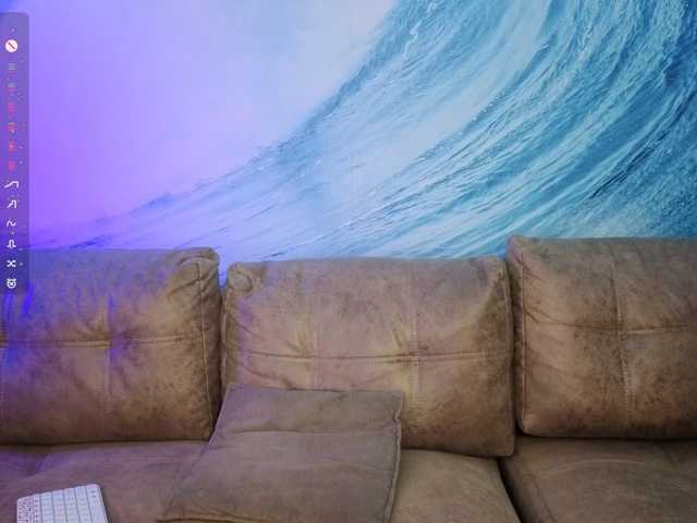 LethalKis live cam preview