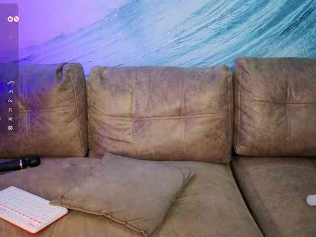 LethalKis webcam