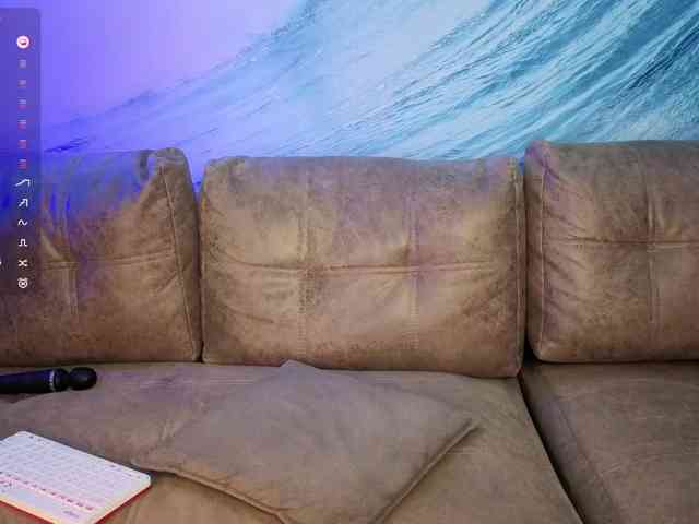 LethalKis webcam