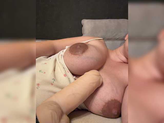 Leyladddd live cam on BongaCams