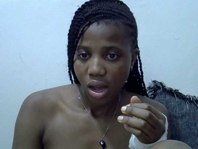 Hotmary01 live cam on BongaCams