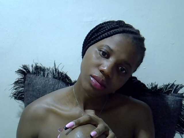 Hotmary01 live cam on BongaCams