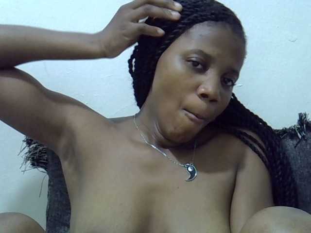 Hotmary01 live cam on BongaCams