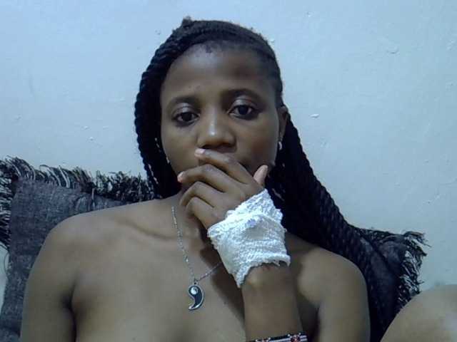 Hotmary01 live cam on BongaCams