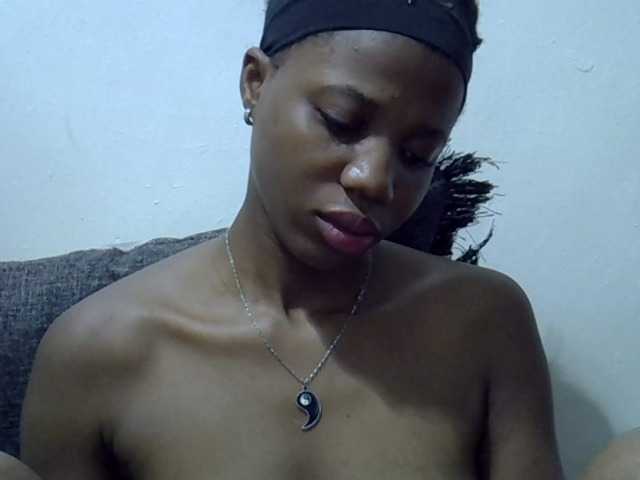 Hotmary01 live cam on BongaCams