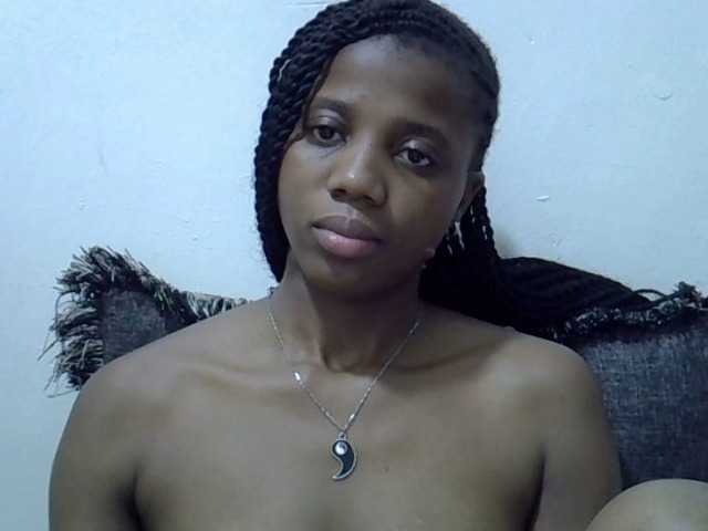 Hotmary01 live cam on BongaCams