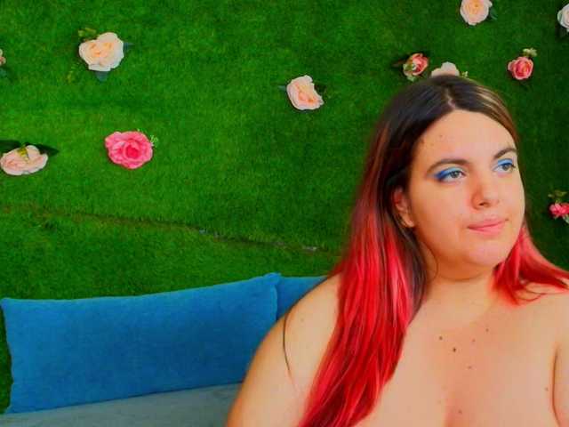 HugeTittiess live cam on BongaCams