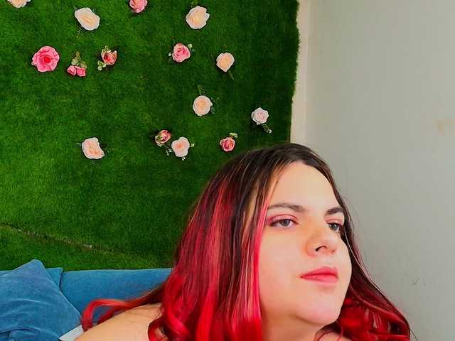 HugeTittiess live webcam show