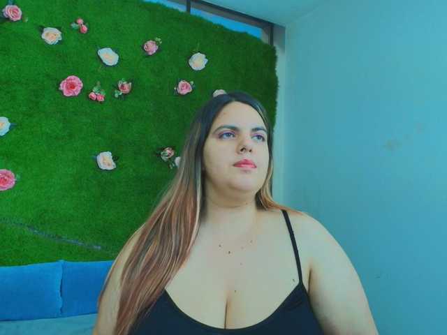 HugeTittiess live cam on BongaCams